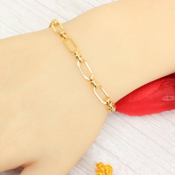 "Trendy Handmade Bracelet – A Thoughtful Gift for Girls & Women | UNVRC1539 - Picture 1 of 10